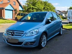 Silber Gebraucht 2011 Mercedes B180 Sport Van / Kleinbus | 6.900 € (Etwas zu teuer)
