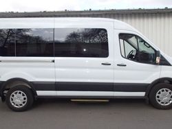 Weiß Gebraucht 2022 Ford Transit Van / Kleinbus | 39.999 €