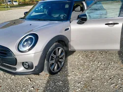 Grau Gebraucht 2021 Mini Cooper D Clubman Kombi | 29.590 €
