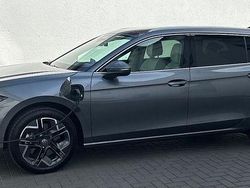 Grau Gebraucht 2024 VW Passat Limousine | 41.001 € (Guter Preis)
