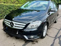 Schwarz Gebraucht 2012 Mercedes B180 Van / Kleinbus | 7.600 € (Fairer Preis)