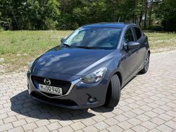 Grau Gebraucht 2015 Mazda 2 Limousine | 6.800 € (Guter Preis)