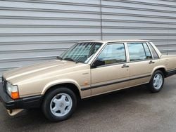 Gold Gebraucht 1986 Volvo 740 Limousine | 16.990 €