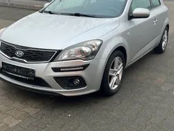 Silber Gebraucht 2012 Kia Ceed Limousine | 4.250 € (Fairer Preis)