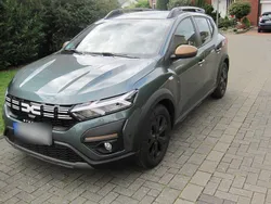 Grün Gebraucht 2025 Dacia Sandero Extreme Kleinwagen | 18.995 € (Fairer Preis)