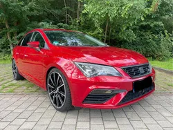 Rot Gebraucht 2019 Seat Leon ST FR Kombi | 23.000 €