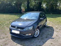 Grau Gebraucht 2016 VW Polo Highline Kleinwagen | 11.800 € (Etwas zu teuer)