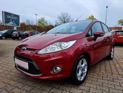 Hot magenta Gebraucht 2010 Ford Fiesta Titanium Limousine | 6.996 € (Etwas zu teuer)