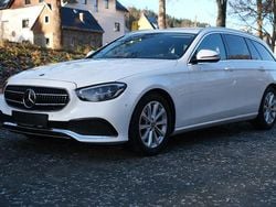 Polarweiß Gebraucht 2021 Mercedes E220 Avantgarde Kombi | 27.980 € (Superpreis)