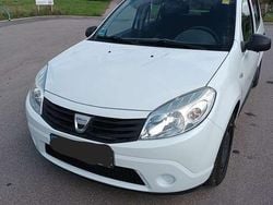 Weiß Gebraucht 2010 Dacia Sandero Kleinwagen | 1.200 € (Superpreis)