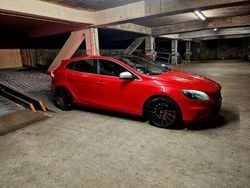 Rot Gebraucht 2015 Volvo V40 R-Design Limousine | 7.199 € (Superpreis)