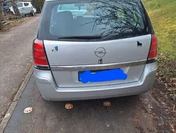 Silber Gebraucht 2005 Opel Zafira Edition Van / Kleinbus | 2.200 € (Fairer Preis)