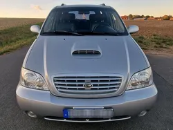 Silber Gebraucht 2003 Kia Carnival Van / Kleinbus | 4.100 € (Etwas zu teuer)