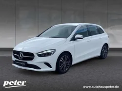 Weiß Gebraucht 2024 Mercedes B180 Advanced Van / Kleinbus | 29.999 € (Guter Preis)