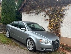 Grau Gebraucht 2004 Audi A4 Limousine | 4.000 € (Fairer Preis)
