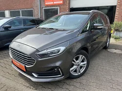 Grau Gebraucht 2021 Ford S-MAX Titanium Van / Kleinbus | 15.880 € (Fairer Preis)