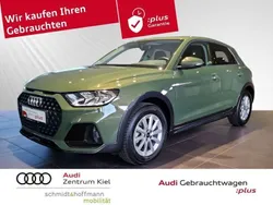 Distriktgrün metallic Gebraucht 2024 Audi A1 Ambiente Kleinwagen | 23.880 € (Superpreis)