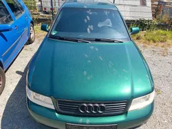 Grün Gebraucht 2000 Audi A4 Kombi | 1.200 € (Guter Preis)