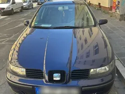 Blau Gebraucht 2000 Seat Leon Kleinwagen | 1.300 €
