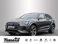 Grau Gebraucht 2021 Audi e-tron Ambiente SUV | 48.589 € (Fairer Preis)