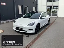 Weiß Gebraucht 2021 Tesla Model 3 Limousine | 27.600 € (Etwas zu teuer)