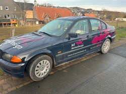 Blau Gebraucht 2001 BMW 316 Limousine | 1.800 €