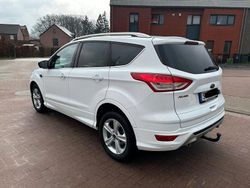 Weiß Gebraucht 2014 Ford Kuga Individual SUV | 9.800 € (Etwas zu teuer)