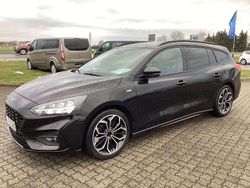 Agate black (metallic) Gebraucht 2020 Ford Focus ST-Line Kombi | 17.995 € (Fairer Preis)