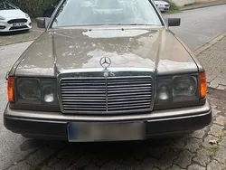 Braun Gebraucht 1989 Mercedes 230 Coupé | 5.000 €