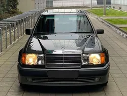 Schwarz Gebraucht 1991 Mercedes E500 Limousine | 65.000 €