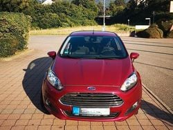 Rot Gebraucht 2014 Ford Fiesta Kleinwagen | 8.250 € (Fairer Preis)