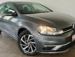 Grau Gebraucht 2018 VW Golf VII Sound Limousine | 10.490 € (Fairer Preis)