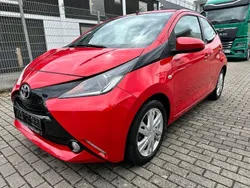 Rot Gebraucht 2015 Toyota Aygo X-wave Kleinwagen | 7.450 € (Guter Preis)