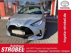 Shimmering silver metallic Neu 2025 Toyota Yaris Hybrid Kleinwagen | 24.980 € (Fairer Preis)