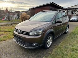Braun Gebraucht 2011 VW Touran Cross Van / Kleinbus | 6.999 € (Guter Preis)