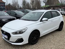 Polar white / sol Gebraucht 2019 Hyundai i30 Turbo Limousine | 13.398 € (Fairer Preis)