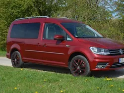Rot Gebraucht 2015 VW Caddy Maxi Van / Kleinbus | 22.699 € (Teuer)