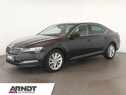 Schwarzmagic perleffekt Gebraucht 2023 Skoda Superb Style Limousine | 33.884 € (Superpreis)