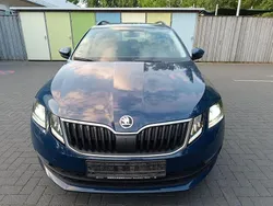 Blau Gebraucht 2018 Skoda Octavia Clever Kombi | 6.399 € (Guter Preis)