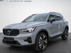 Grau Neu 2025 Volvo XC40 Plus SUV | 46.890 € (Fairer Preis)