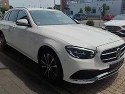 Polarweiss Gebraucht 2022 Mercedes E300 Avantgarde Kombi | 25.799 € (Superpreis)