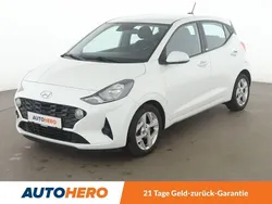 Weiß Gebraucht 2021 Hyundai i10 Trend Kleinwagen | 14.220 € (Etwas zu teuer)