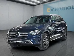 Blau Gebraucht 2022 Mercedes GLC300e SUV | 40.849 € (Fairer Preis)