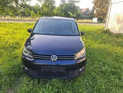 Blau Gebraucht 2013 VW Touran Trendline Van / Kleinbus | 6.100 € (Etwas zu teuer)