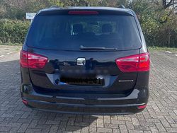 Schwarz Gebraucht 2012 Seat Alhambra Van / Kleinbus | 12.800 € (Fairer Preis)