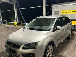 Silber Gebraucht 2007 Ford Focus Kombi | 1.690 € (Fairer Preis)