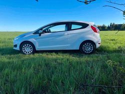 Weiß Gebraucht 2017 Ford Fiesta Kleinwagen | 6.999 €