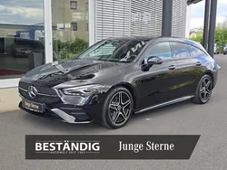 Lack kosmosschwarz Gebraucht 2024 Mercedes CLA200 Shooting Brake Premium Kombi | 35.990 € (Etwas zu teuer)