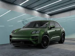 Grün Gebraucht 2024 Porsche Macan Turbo SUV | 118.499 € (Teuer)