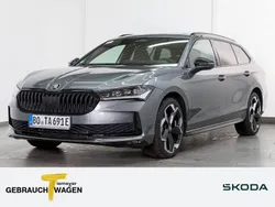 Grau Gebraucht 2025 Skoda Superb SportLine Kombi | 52.980 €
